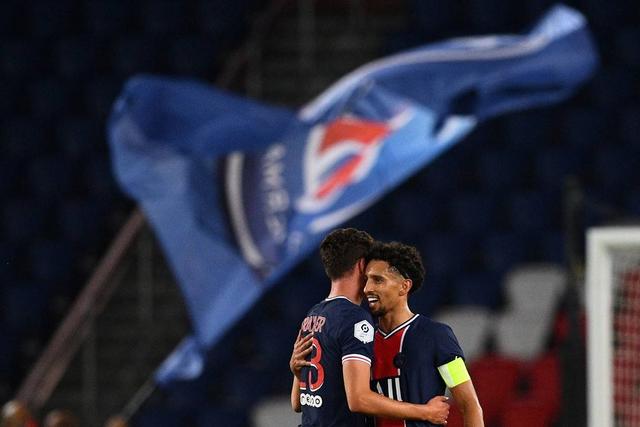 恩瓦内里晒照纪念收获英超处子球